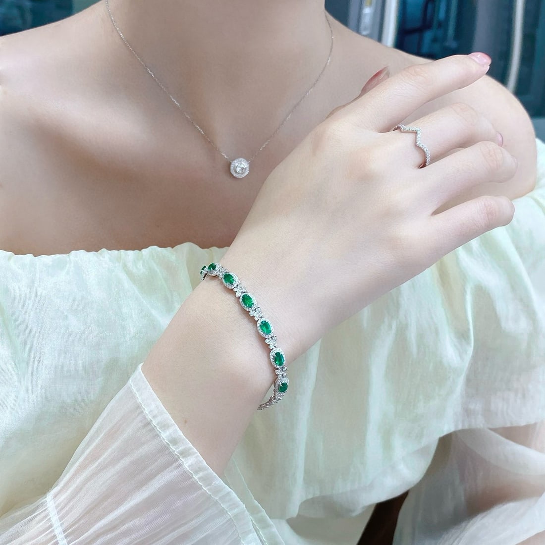 14k Gold 2.70 Ctw Vivid Green Natural Emerald & Diamond Bracelet - 6