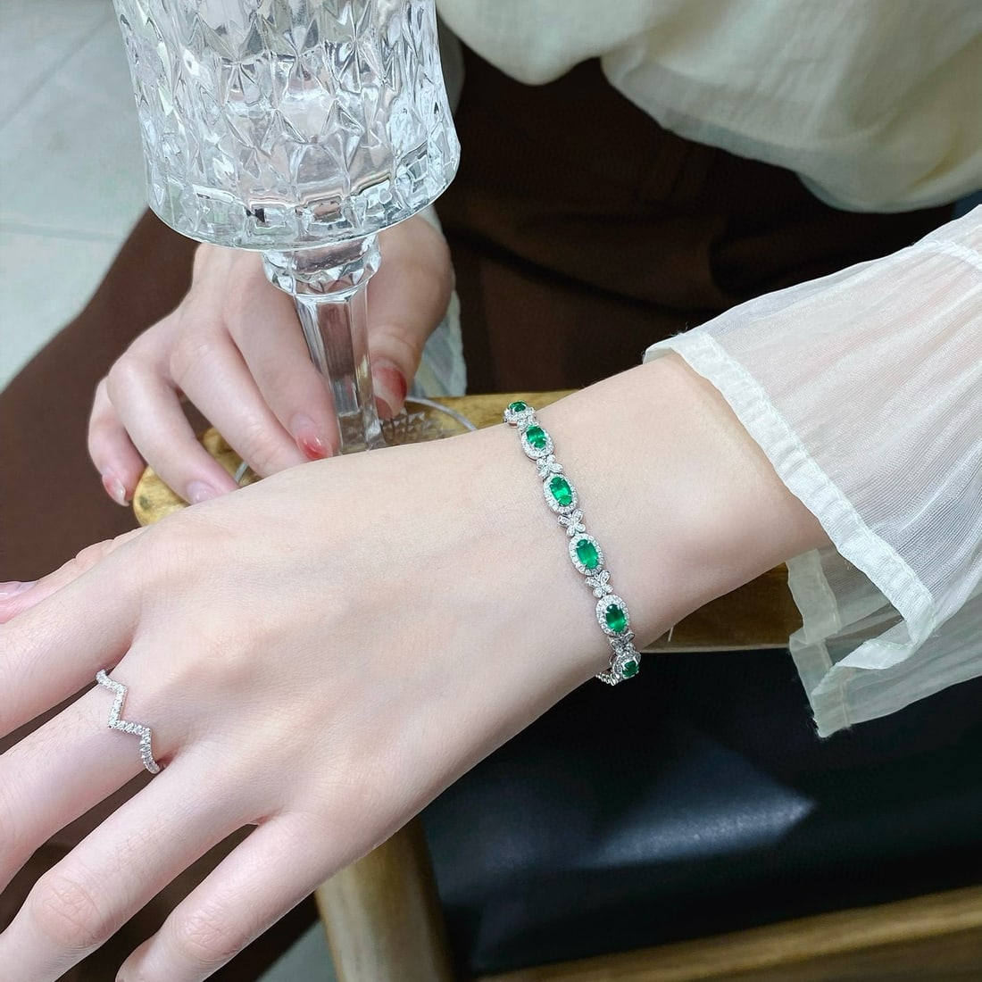 14k Gold 2.70 Ctw Vivid Green Natural Emerald & Diamond Bracelet - 7