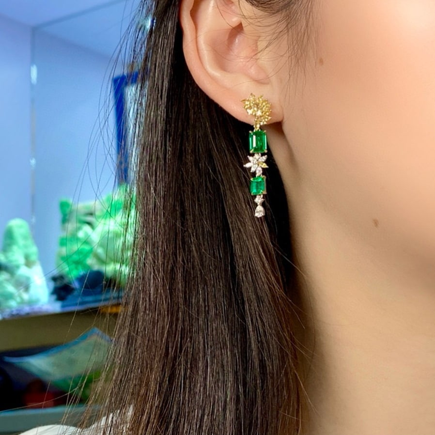 14k Gold 3.63 Ctw Vivid Green Natural Emerald & Sapphire Earrings - 5