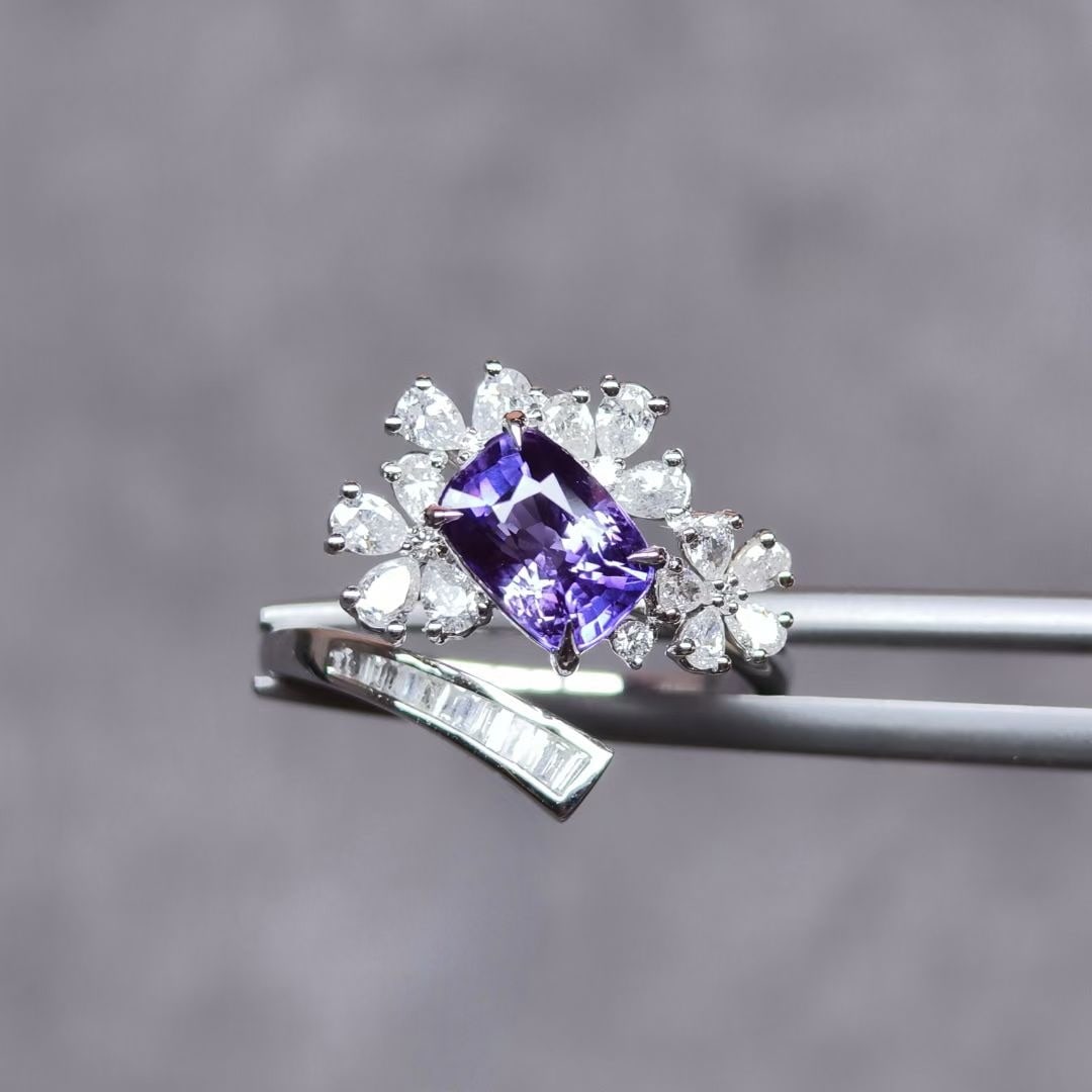 14k Gold 2.71 Ctw Natural Sapphire & Diamond Ring: Ref:230946109 // gold content:14k gold // ring size:7. 25us // // main gemstone:sapphire // shape:cushion // carat weight:2. 02ct // color:purple // treatment:natural // // adjacent gemstone 2 :