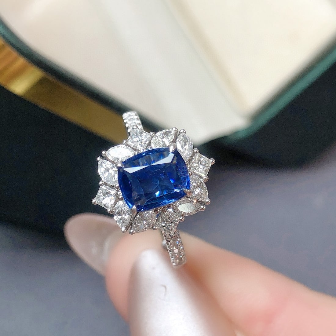 14k Gold 2.04 Ctw Natural Sapphire & Diamond Ring - 6