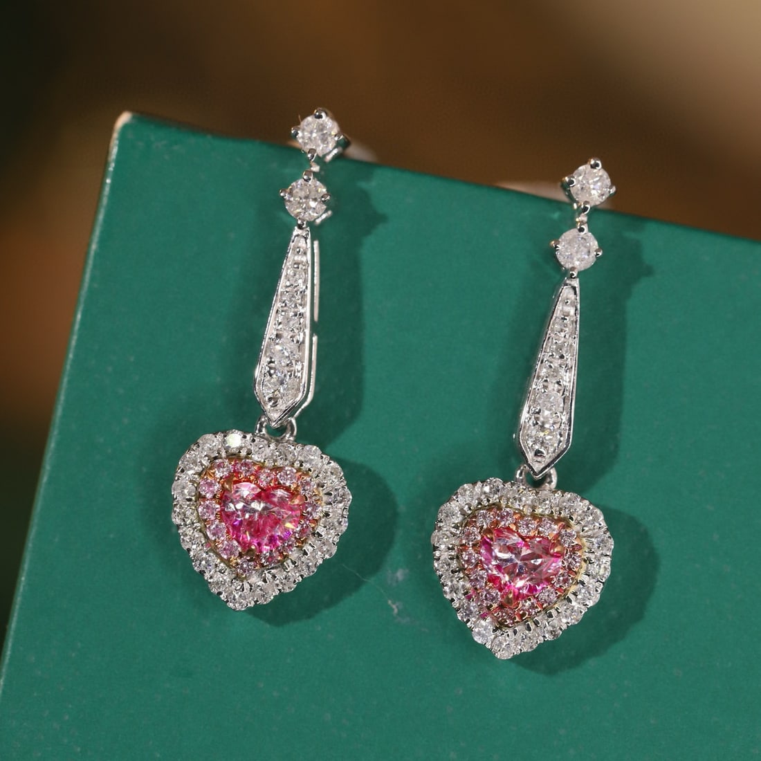 14k Gold 0.62 Ctw Natural Pink Diamond & Diamond Earrings: Ref:230946116 // gold content:14k gold // main gemstone:pink diamond // shape:heart // carat weight:0. 26ct // color:pink // treatment:natural // // adjacent gemstone 2 : diamond // shape:round //