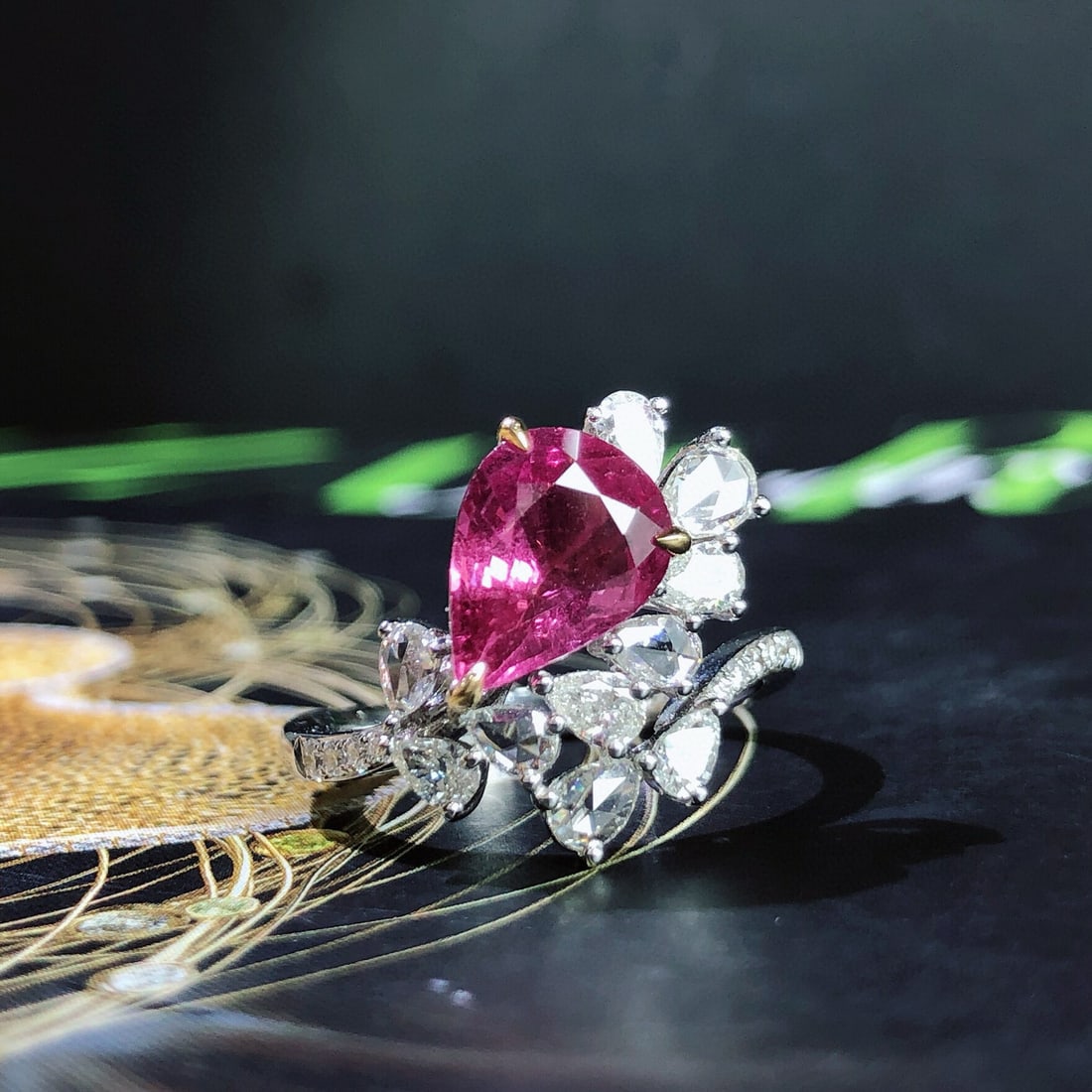 14k Gold 2.65 Ctw Natural Padparadscha Sapphire & Diamond Ring - 3