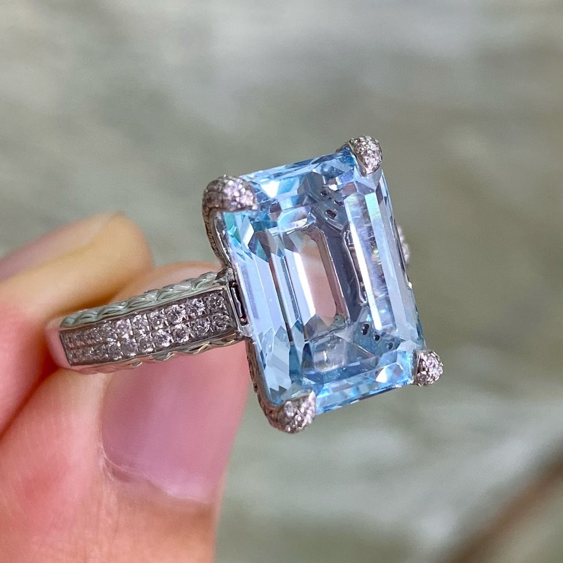 14k Gold 5.92 Ctw Natural Aquamarine & Diamond Ring - 3