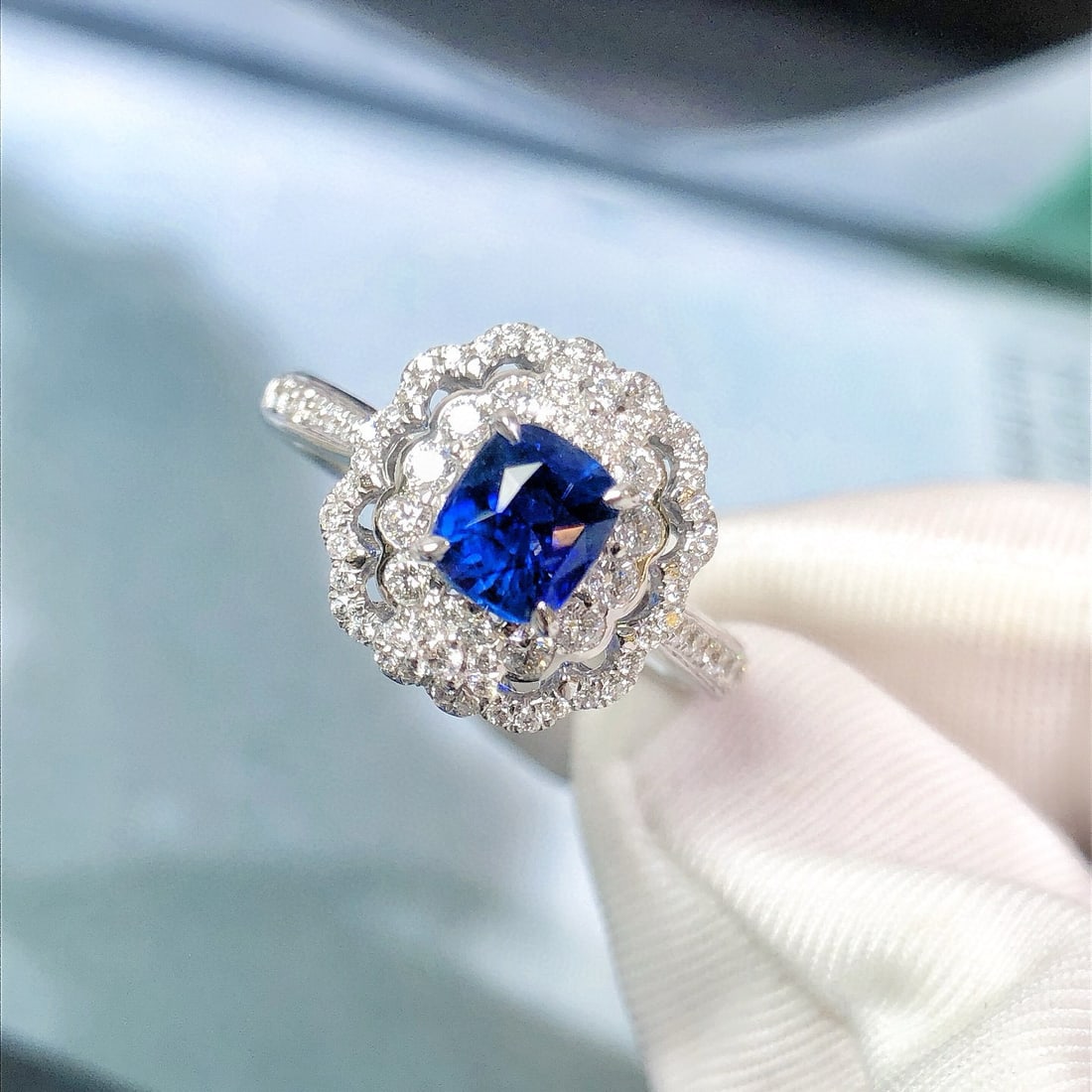 14k Gold 1.47 Ctw Natural Sapphire & Diamond Ring: Ref:230946132 // gold content:14k gold // ring size:7. 25us // // main gemstone:sapphire // shape:cushion // carat weight:1. 01ct // color:royal blue // treatment:natural // // adjacent gemstone 2 : d