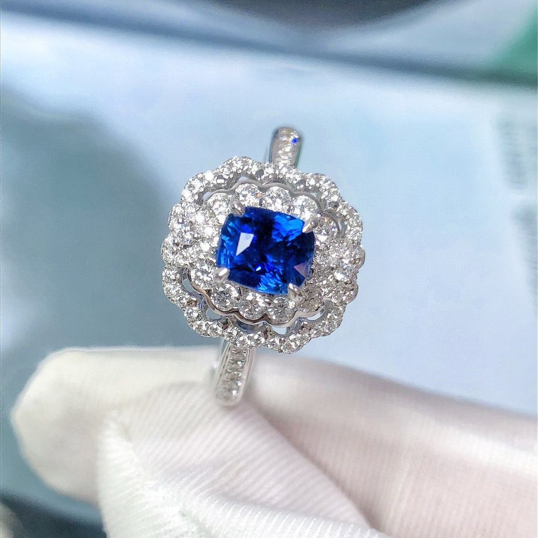 14k Gold 1.47 Ctw Natural Sapphire & Diamond Ring - 4