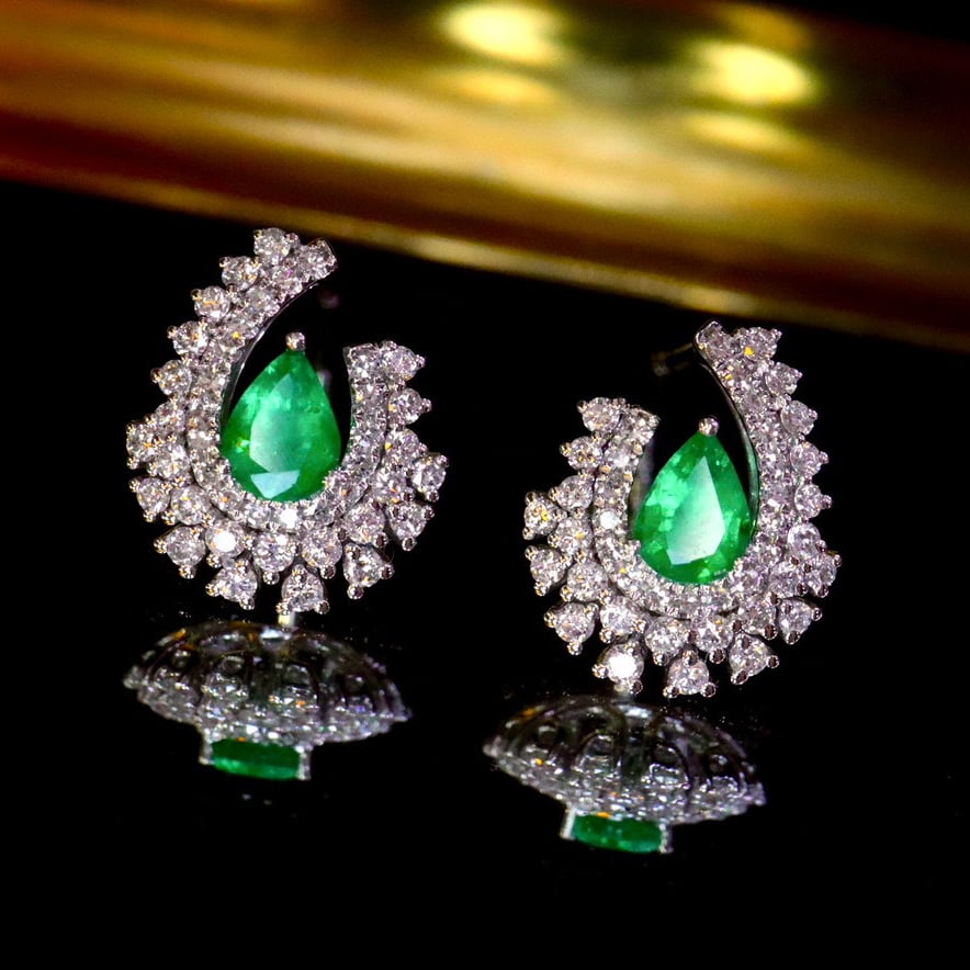 14k Gold 1.05 Ctw Vivid Green Natural Emerald & Diamond Earrings - 4
