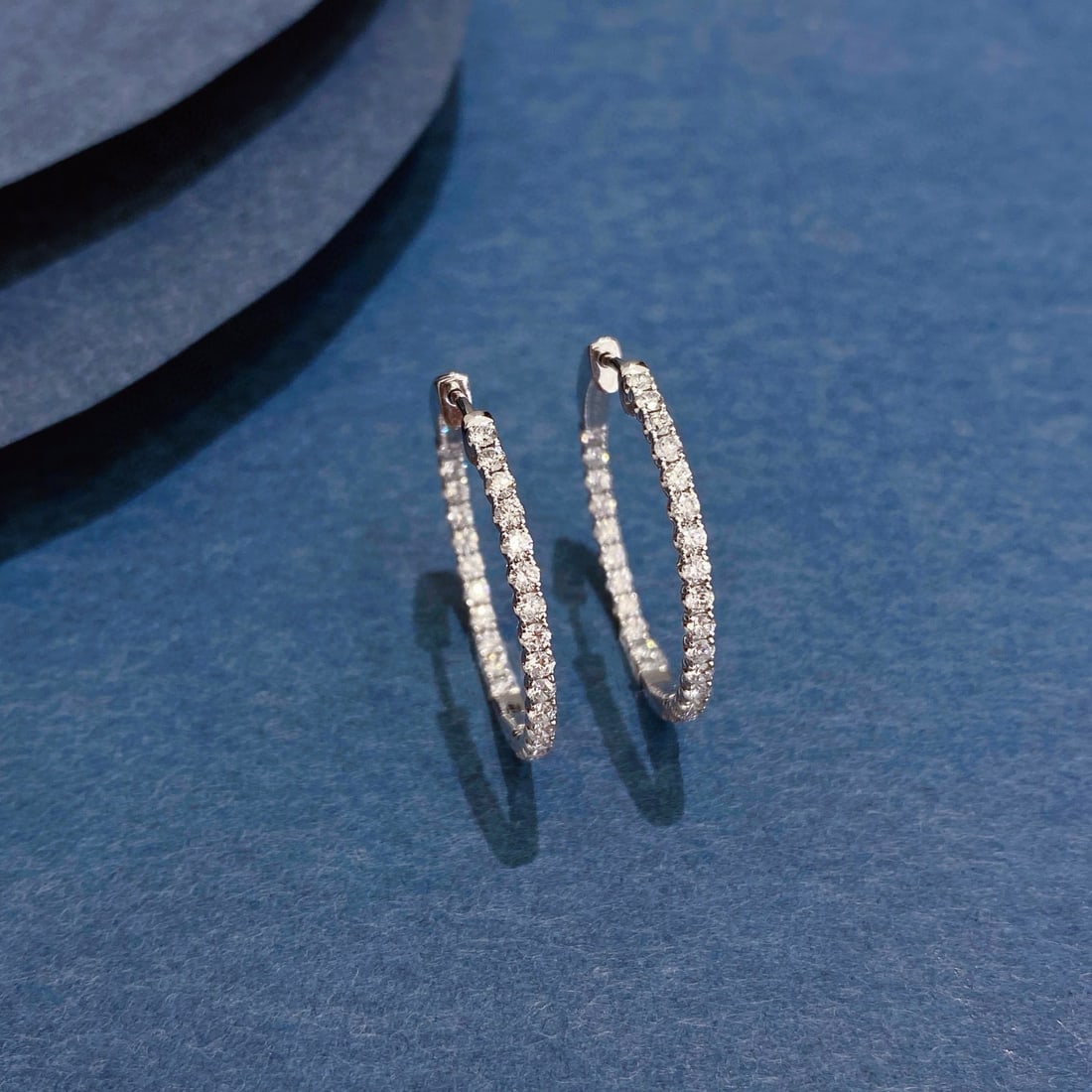 14k Gold 1.17 Ct Natural H Diamond Earrings: Ref:230946158 // gold content:14k gold // main gemstone:diamond // shape:round // carat weight:1. 17ct // clarity grade:vs-si // color:h // treatment:natural // cut grade:g // High Estimate: 6600 Low