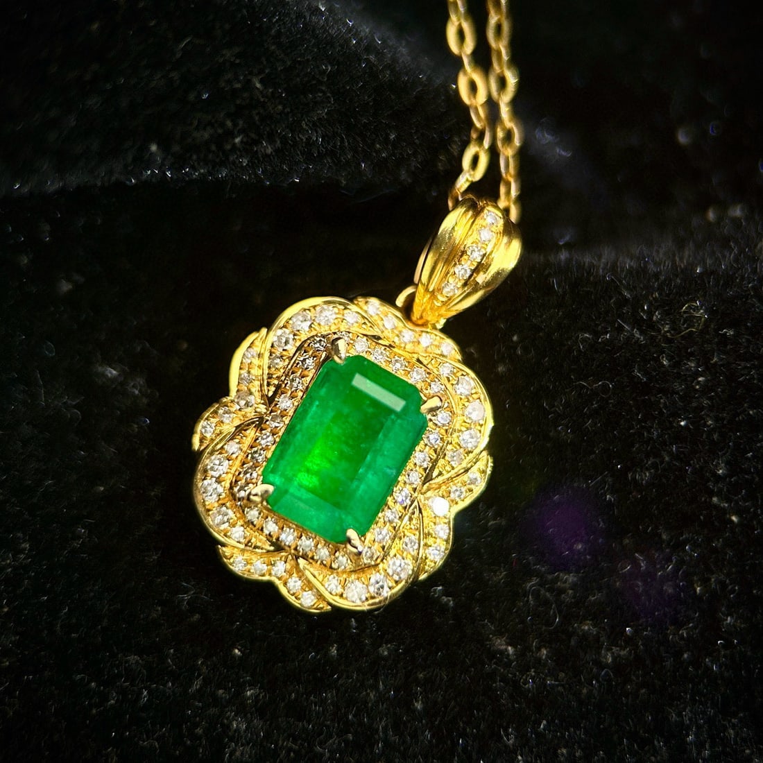14k Gold 1.40 Ctw Vivid Green Natural Emerald & Diamond Pendant( Without Chain ) - 6