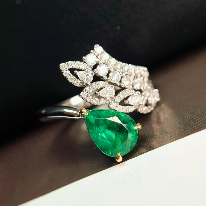 14k Gold 1.35 Ct Vivid Green Natural Emerald & Diamond Ring - 5