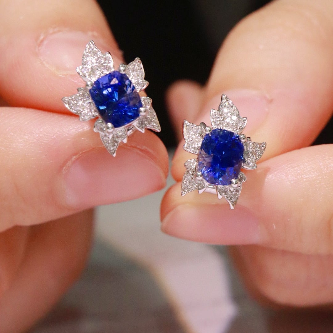 14k Gold 2.1 Ctw Vivid Blue Natural Sapphire & Diamond Earrings - 2