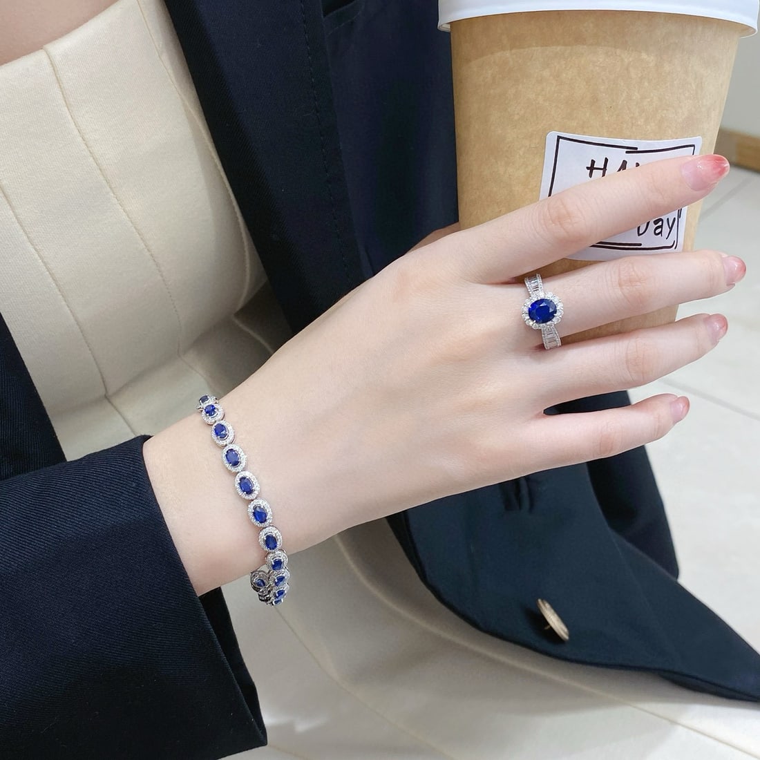 14k Gold 7.90 Ctw Natural Sapphire & Diamond Bracelet - 5