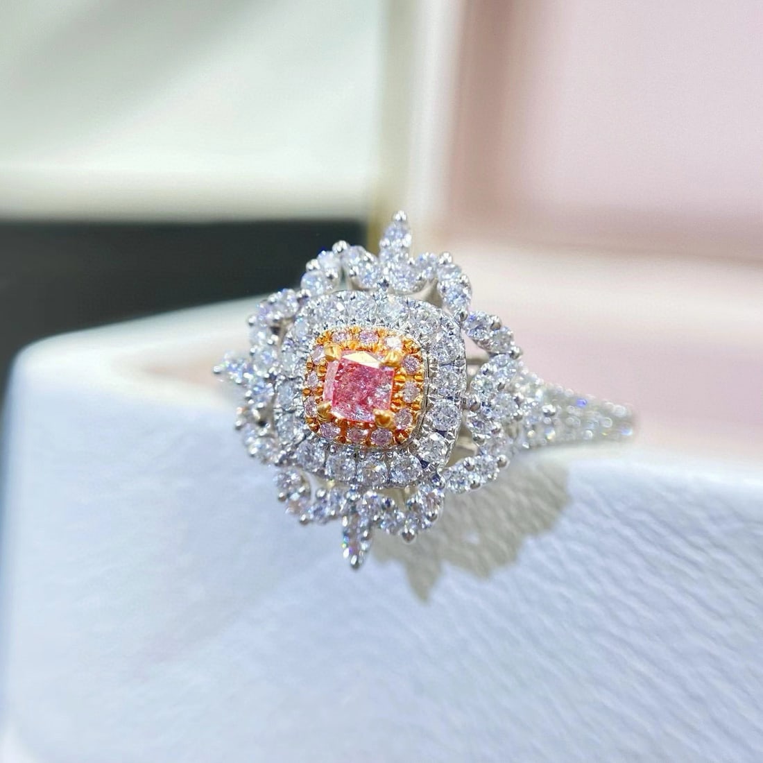 14k Gold 0.54 Ctw Natural Pink Diamond & Diamond Ring - 2