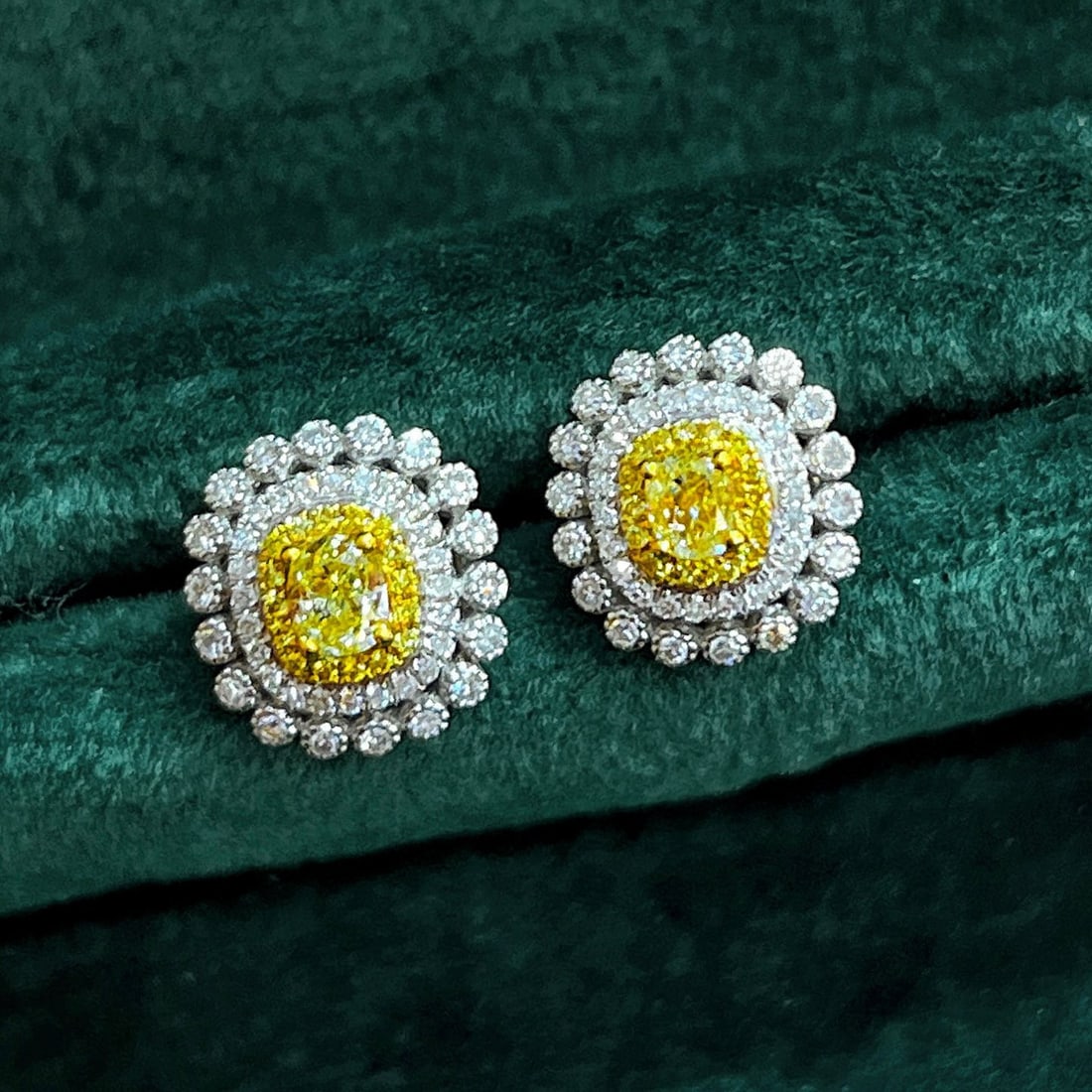 14k Gold 0.41 Ct Natural Yellow Diamond & Diamond & Yellow Diamond Earrings - 4