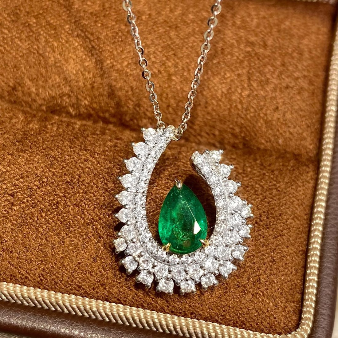 14k Gold 1.63 Ctw Vivid Green Natural Emerald & Diamond Pendant( Without Chain ) - 3