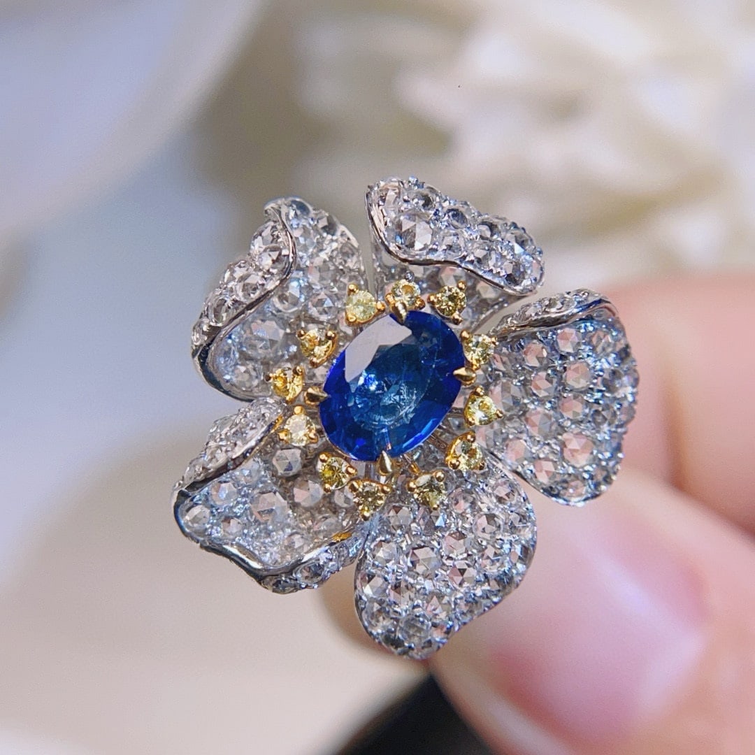 14k Gold 1.00 Ct Natural Sapphire & Sapphire & Sapphire Ring: Ref:230946263 // gold content:14k gold // ring size:7. 25us // // main gemstone:sapphire // shape:oval // carat weight:1. 00ct // color:blue // treatment:natural // // adjacent gemstone 2 :