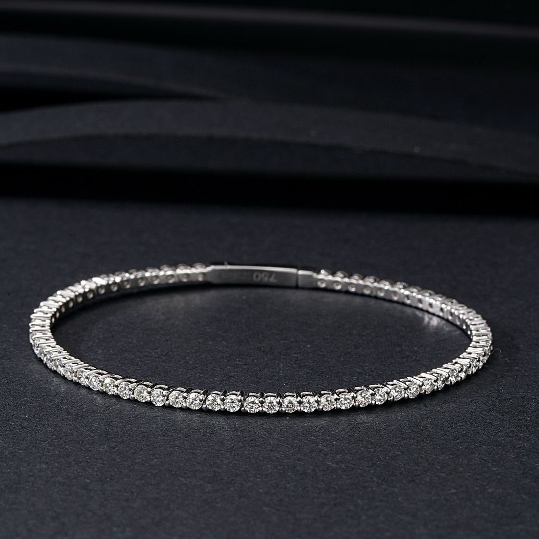 14k Gold 1.97 Ct Natural H Diamond Bangle - 2