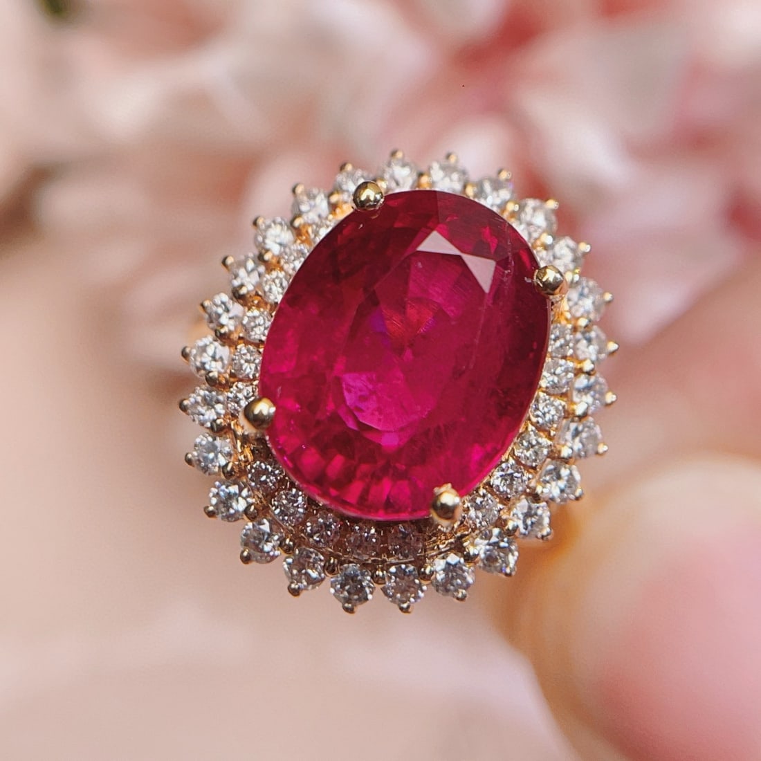 14k Gold 9.1 Ct Natural Tourmaline & Diamond Ring: Ref:230946296 // gold content:14k gold // ring size:7. 25us // // main gemstone:tourmaline // shape:oval // carat weight:9. 1ct // color:red // treatment:natural // // adjacent gemstone 2 : diamond //