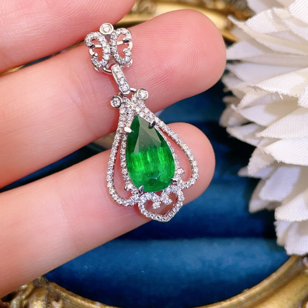 14k Gold 2.95 Ctw Vivid Green Natural Emerald & Diamond Pendant( Without Chain ) - 3