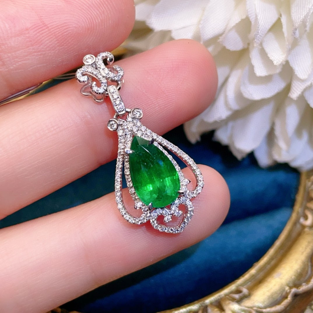 14k Gold 2.95 Ctw Vivid Green Natural Emerald & Diamond Pendant( Without Chain ) - 5