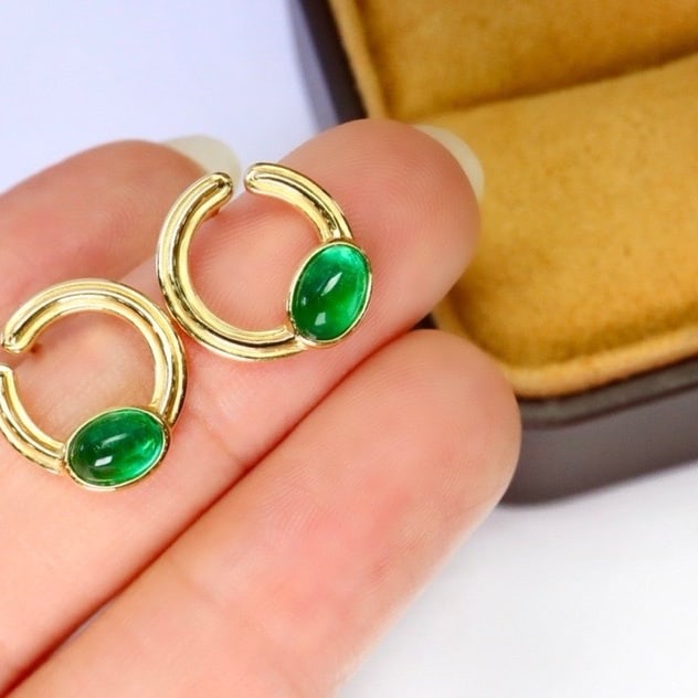 14k Gold 1.05 Ct Vivid Green Natural Emerald Earrings - 3