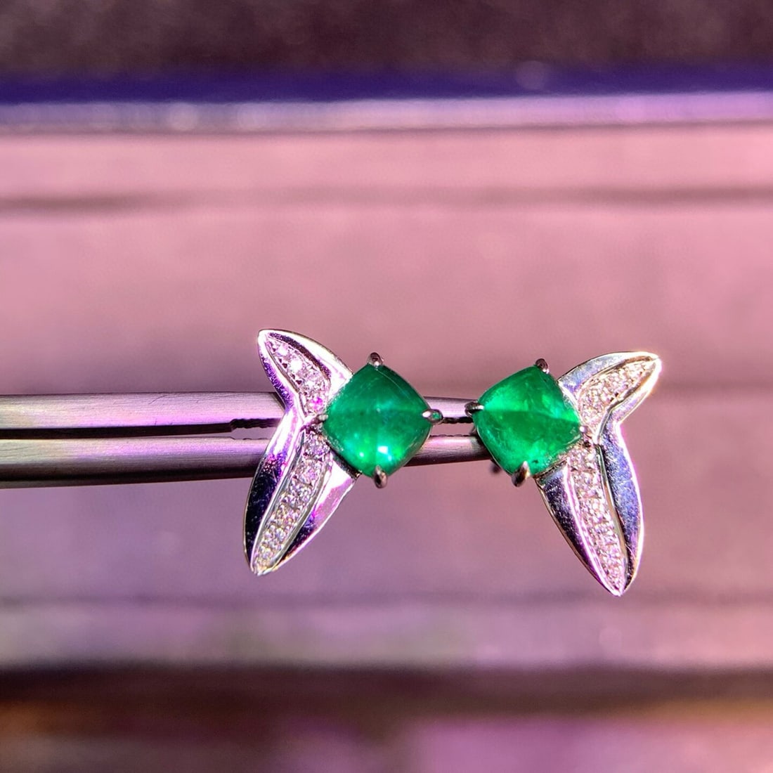 14k Gold 1.88 Ctw Vivid Green Natural Emerald & Diamond Earrings - 3