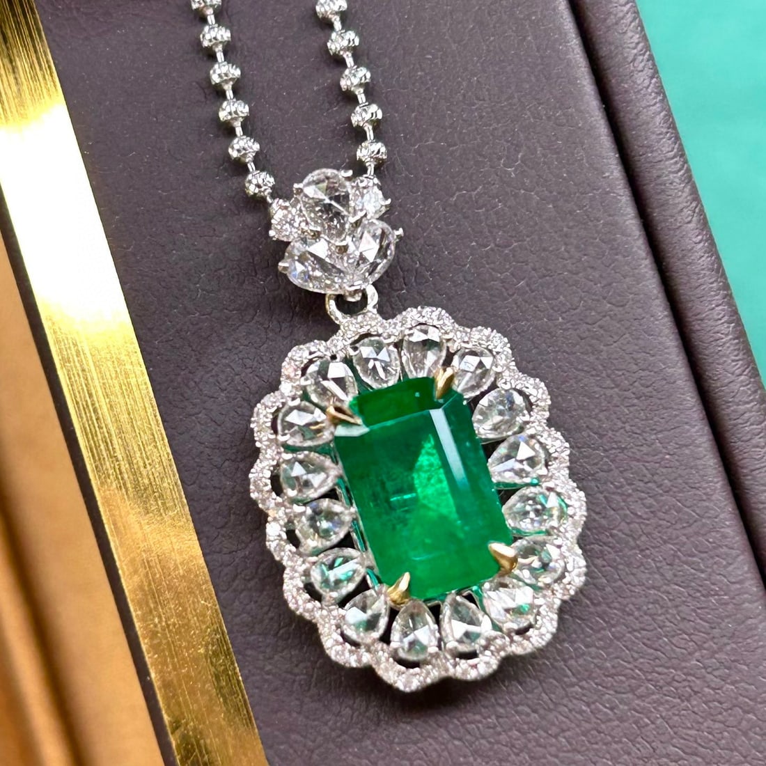 14k Gold 3.37 Ctw Vivid Green Natural Emerald & Diamond Pendant( Without Chain ) - 3