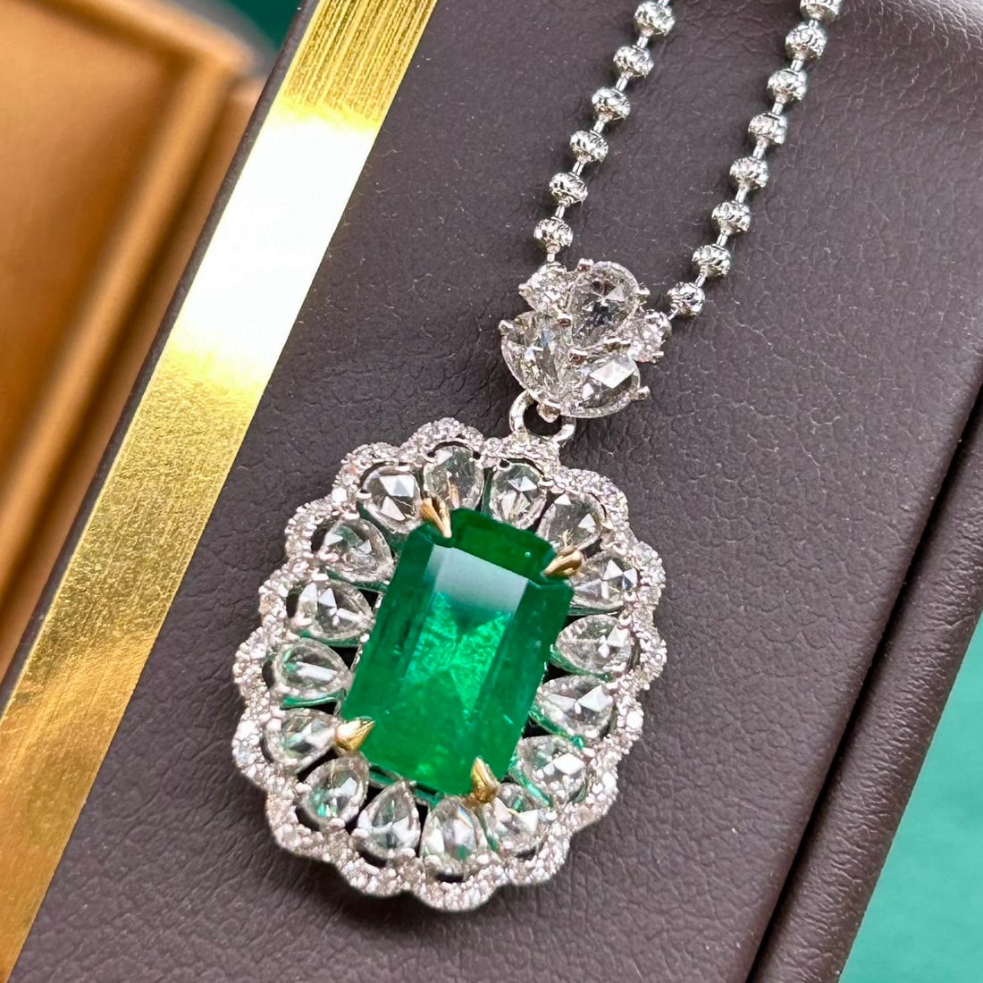 14k Gold 3.37 Ctw Vivid Green Natural Emerald & Diamond Pendant( Without Chain ) - 5