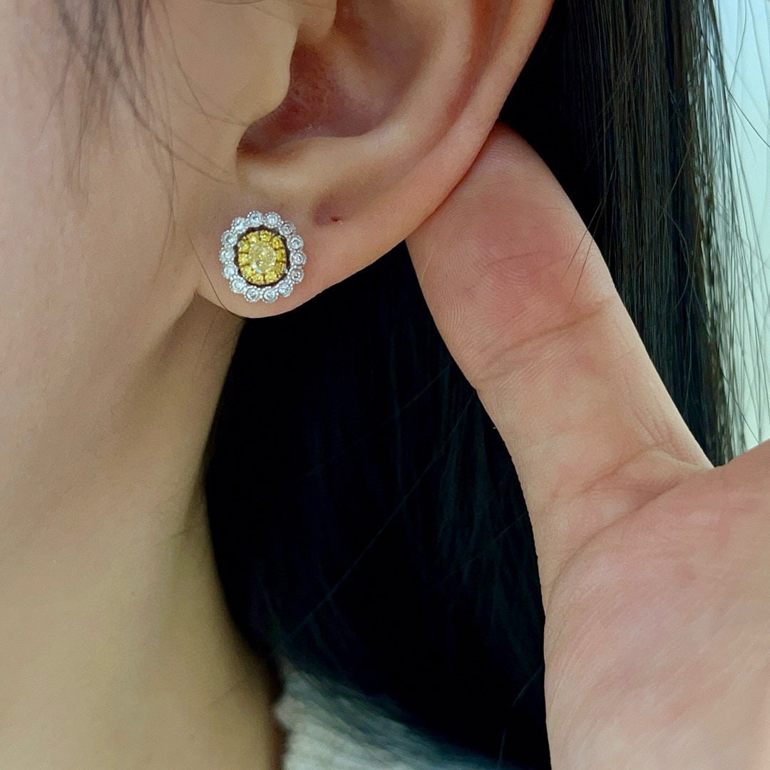 14k Gold 0.5 Ct Natural Color Diamond Earrings - 6