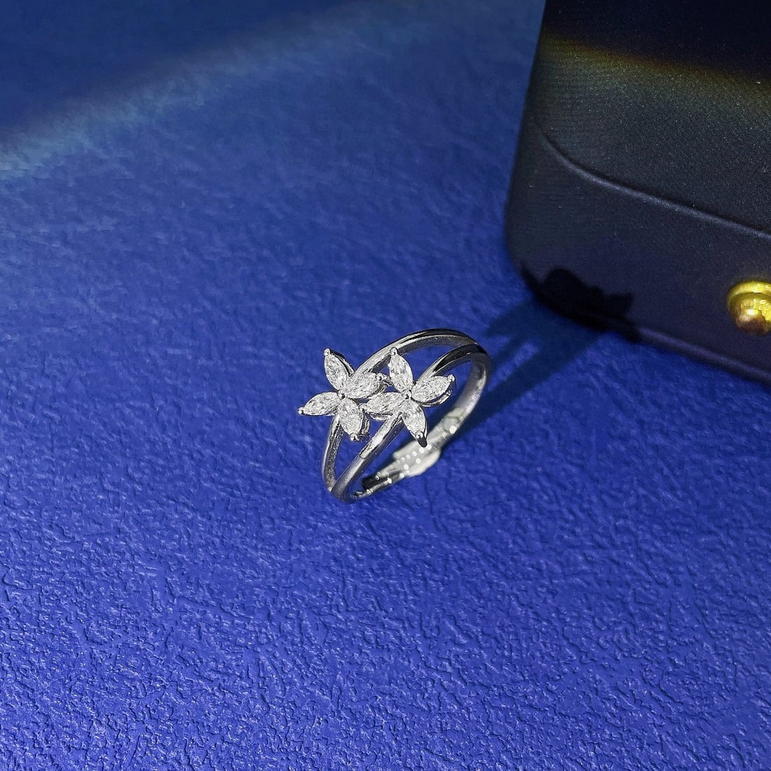 14k Gold 0.35 Ct Natural H Diamond Ring - 4