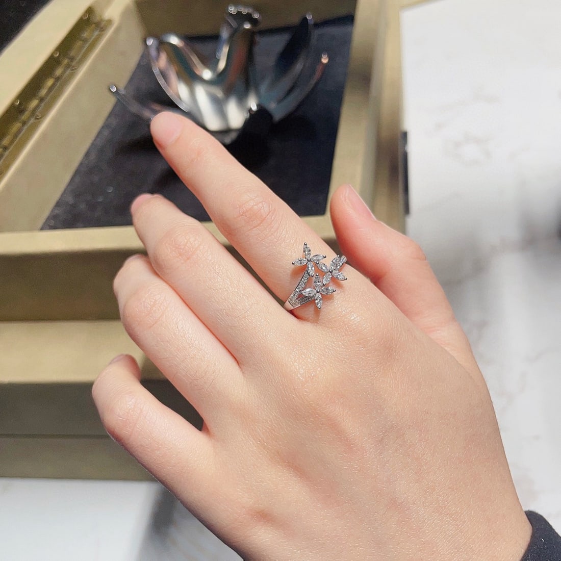 14k Gold 0.47 Ctw Natural H Diamond Ring - 4