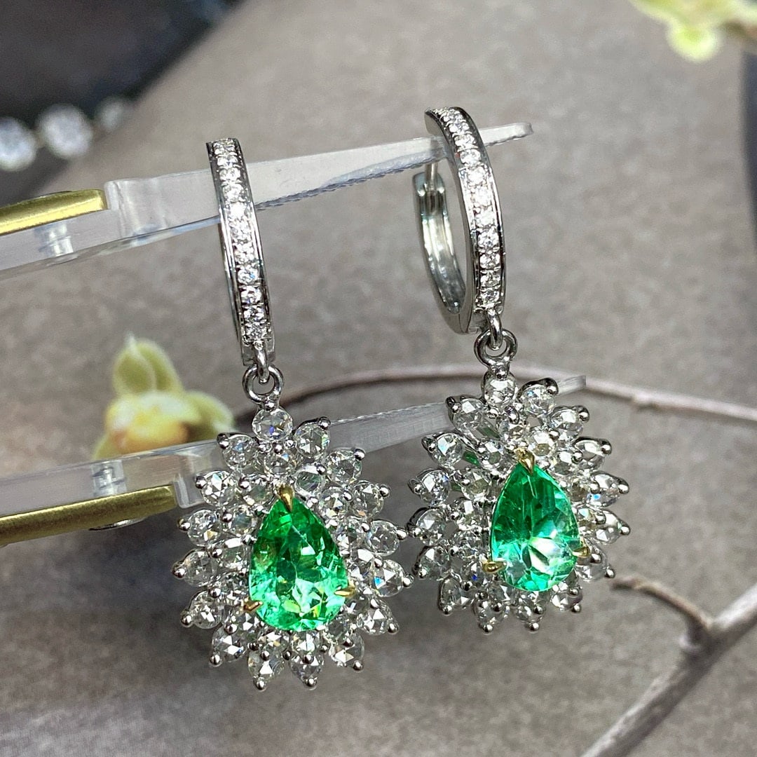 14k Gold 1.44 Ct Natural Emerald & Diamond Earrings - 3