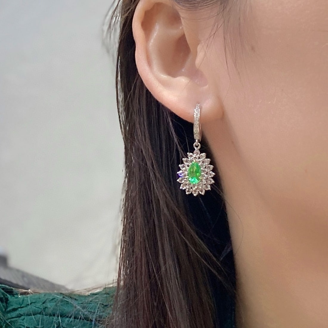 14k Gold 1.44 Ct Natural Emerald & Diamond Earrings - 5