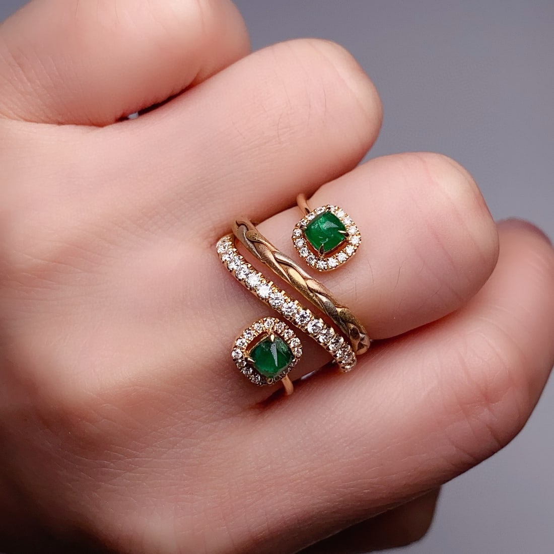 14k Gold 1.03 Ctw Vivid Green Natural Emerald & Diamond Ring - 2