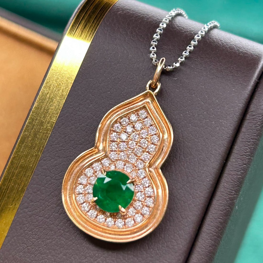 14k Gold 1.33 Ctw Vivid Green Natural Emerald & Diamond Pendant( Without Chain ) - 2