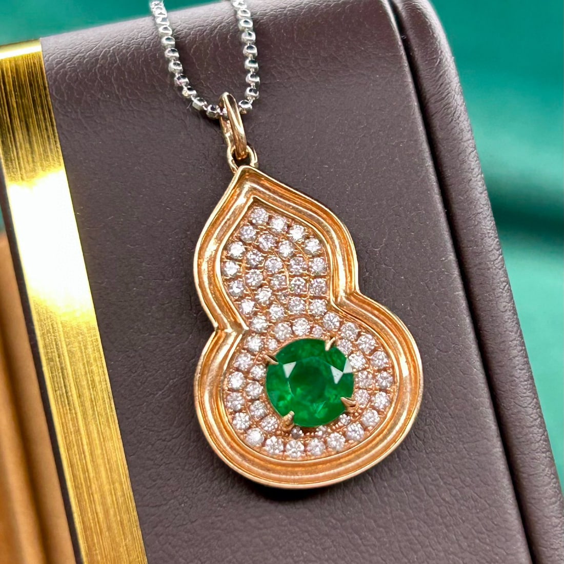 14k Gold 1.33 Ctw Vivid Green Natural Emerald & Diamond Pendant( Without Chain ) - 5