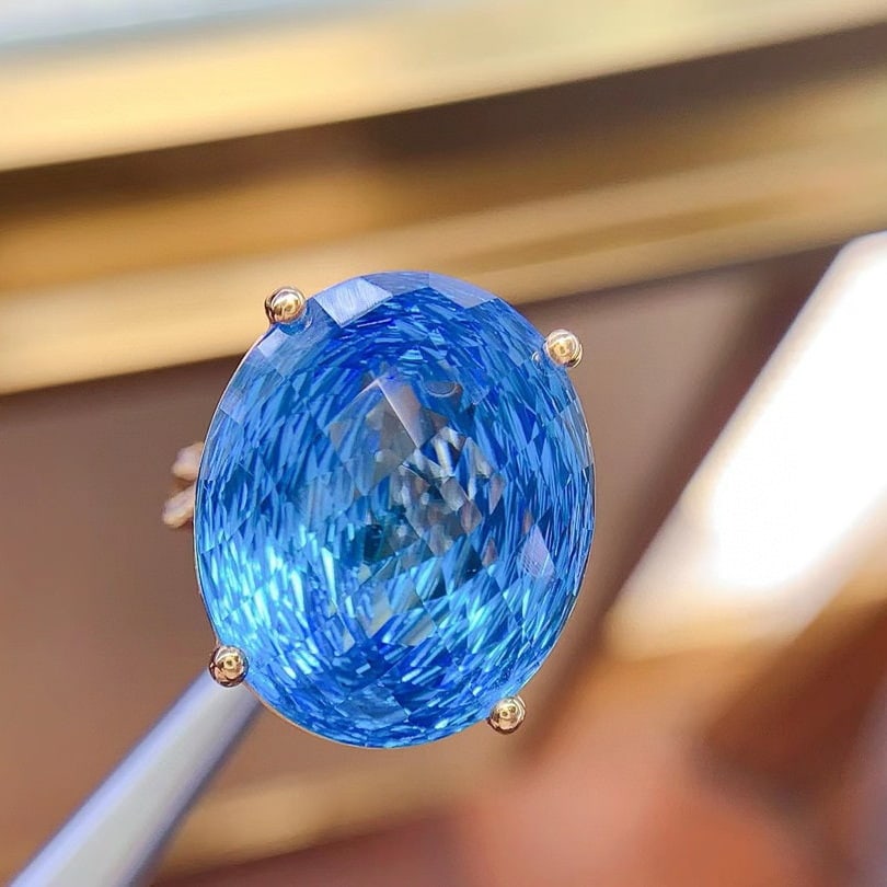 14k Gold 32.8 Ct Natural Topaz & Diamond Ring - 3