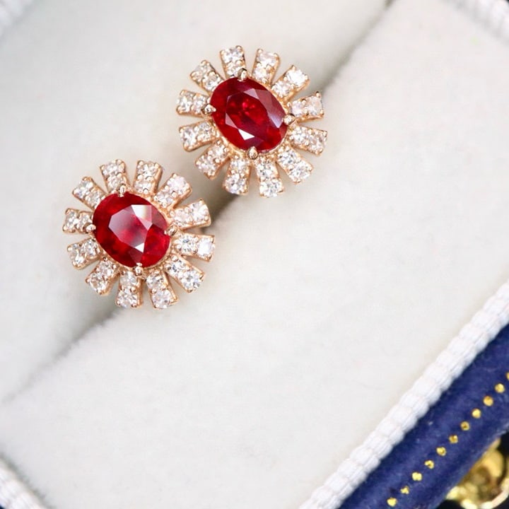 14k Gold 0.85 Ctw Vivid Red Natural Ruby & Diamond Earrings: Ref:230946413 // gold content:14k gold // main gemstone:ruby // shape:oval // carat weight:0. 66ct // color:vivid red // treatment:natural // // adjacent gemstone 2 : diamond // shape:round // carat w