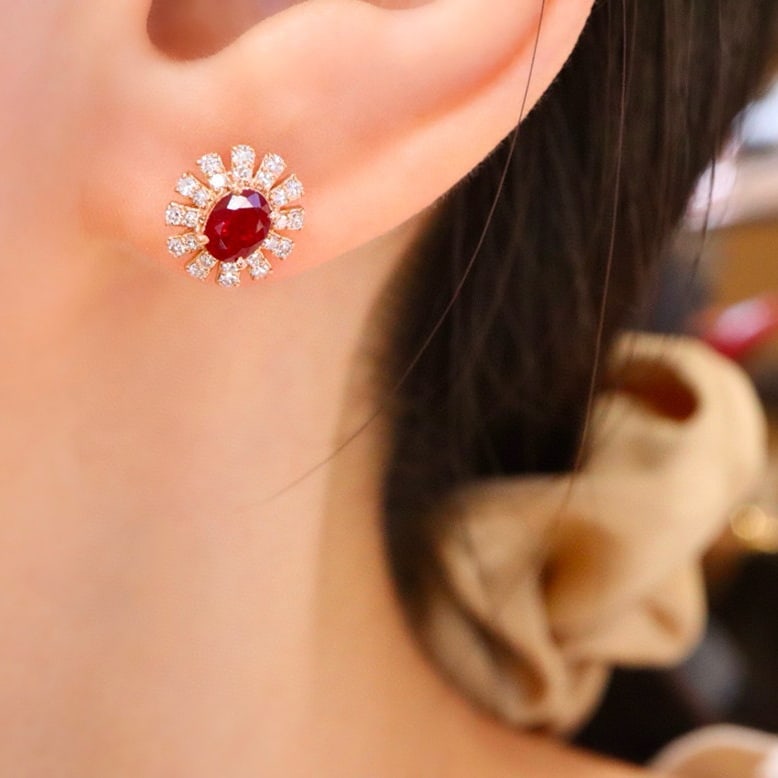 14k Gold 0.85 Ctw Vivid Red Natural Ruby & Diamond Earrings - 5