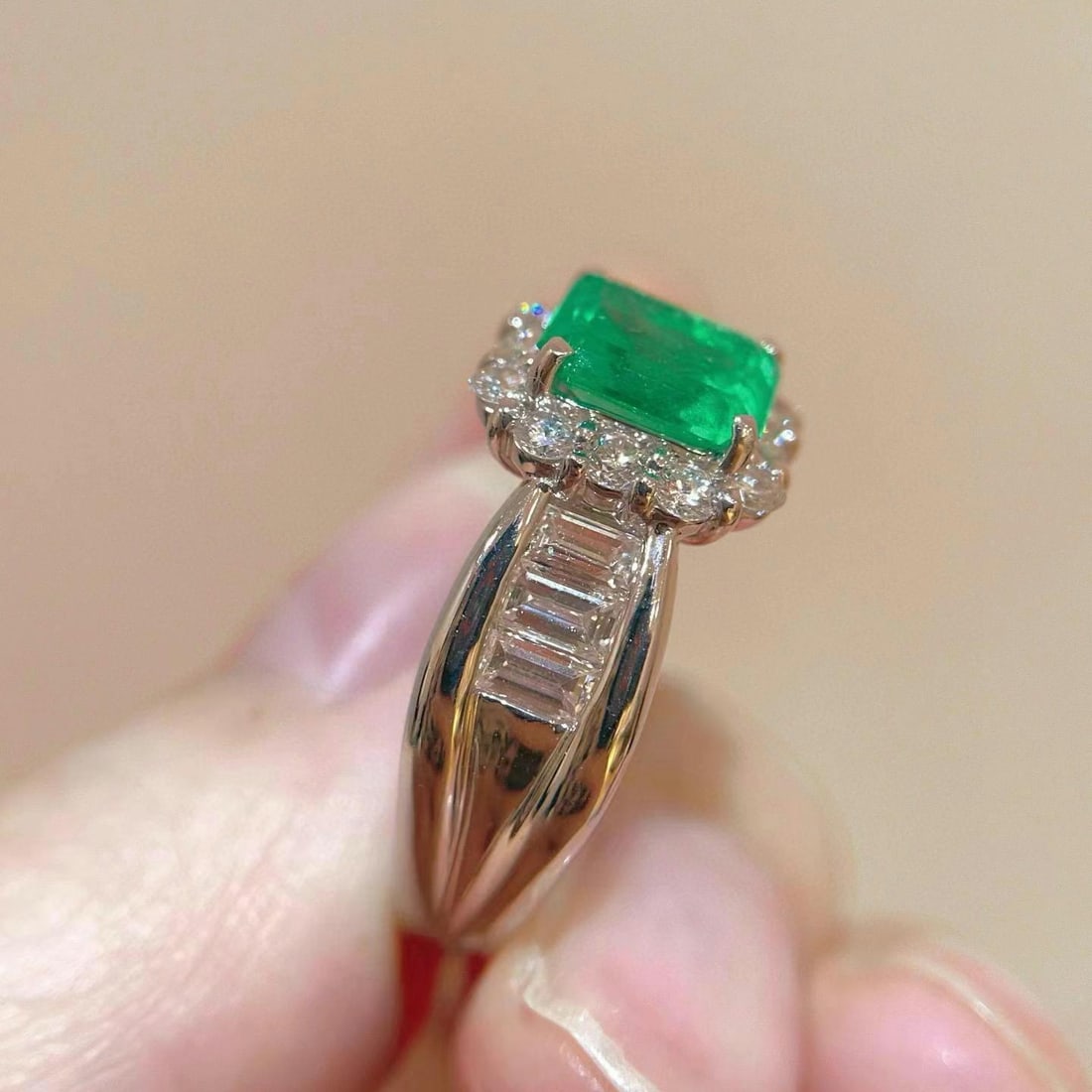 14k Gold 2.23 Ctw Natural Emerald & Diamond Ring - 4