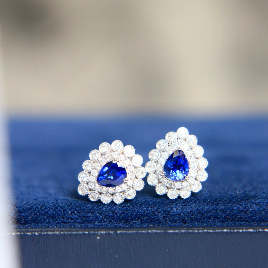 14k Gold 0.87 Ctw Natural Sapphire & Diamond Earrings: Ref:230946428 // gold content:14k gold // main gemstone:sapphire // shape:pear // carat weight:0. 6ct // color:royal blue // treatment:natural // // adjacent gemstone 2 : diamond // shape:round // car