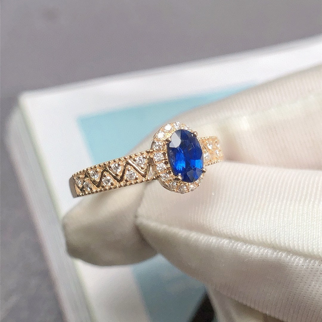 14k Gold 0.73 Ctw Vivid Blue Natural Sapphire & Diamond Ring - 5