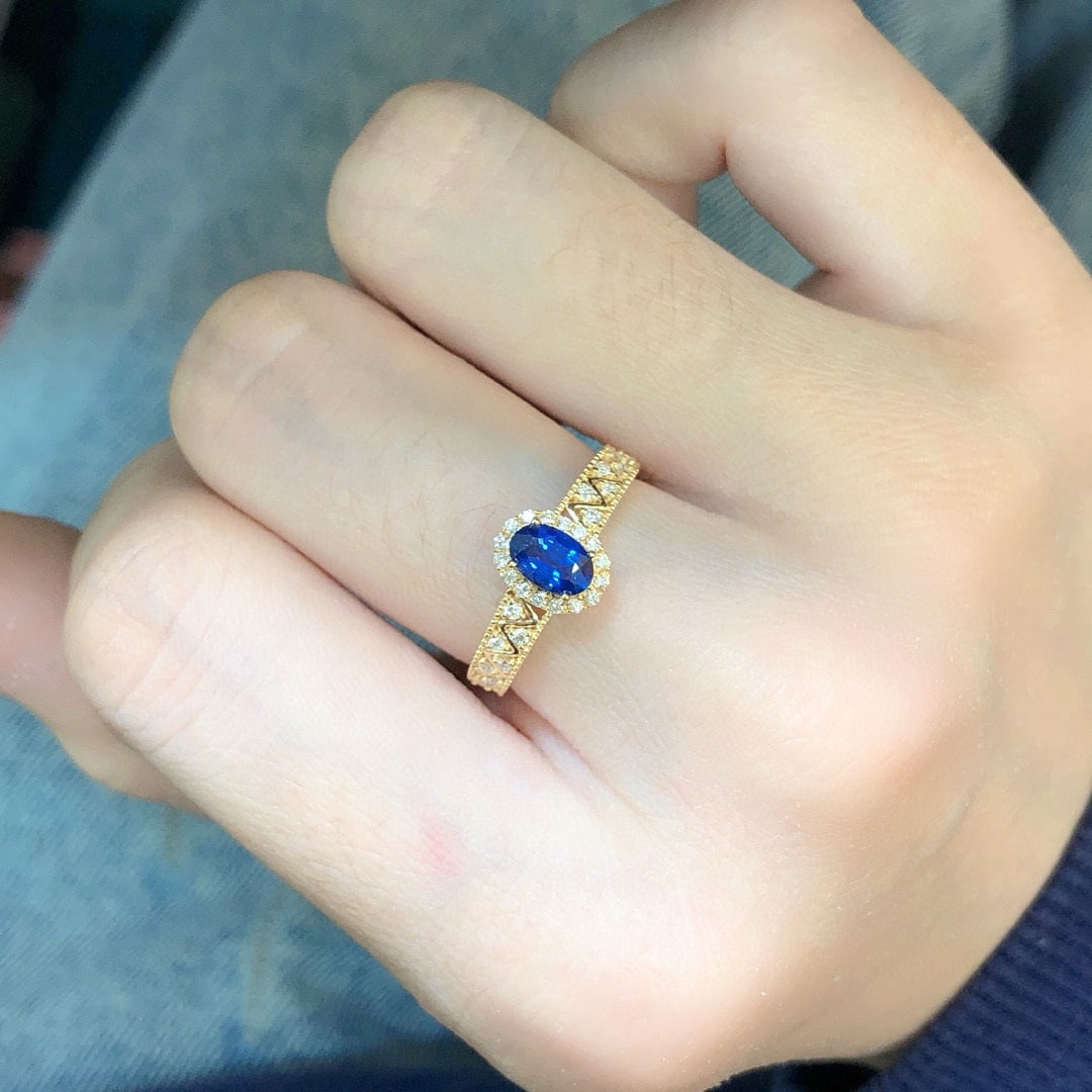 14k Gold 0.73 Ctw Vivid Blue Natural Sapphire & Diamond Ring - 7