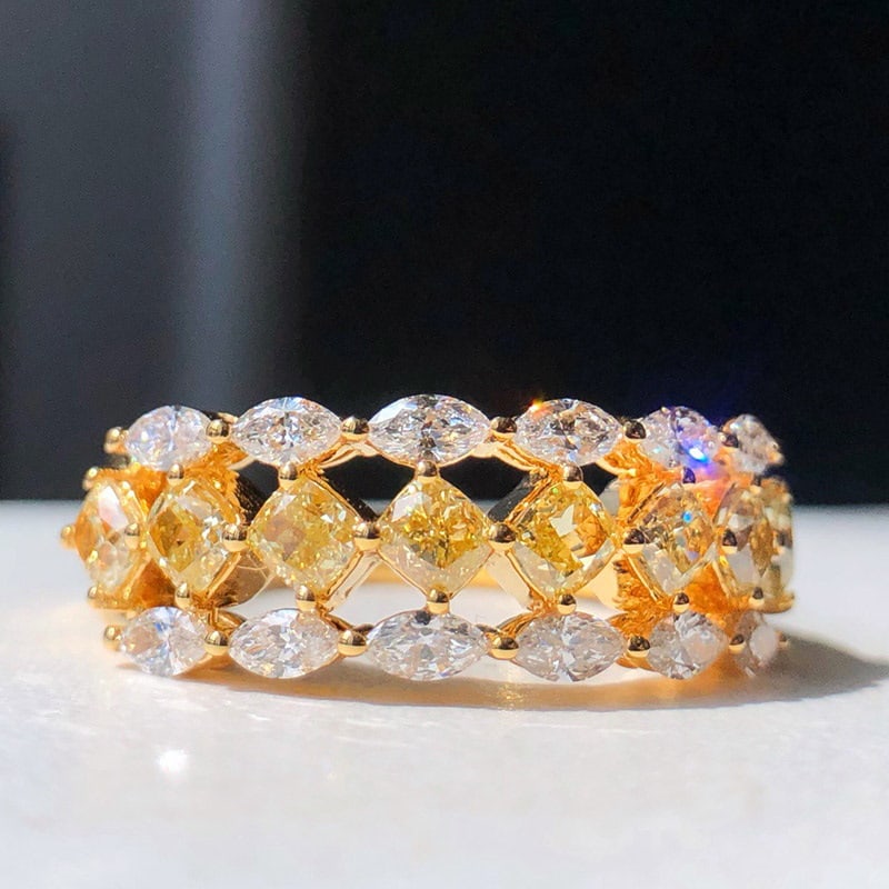 14k Gold 1.60 Ctw Natural Yellow Diamond & Diamond Ring: Ref:230947011 // gold content:14k gold // ring size:7. 25us // // main gemstone:yellow diamond // shape:cushion // carat weight:1. 02ct // color:yellow // treatment:natural // // adjacent gemstone