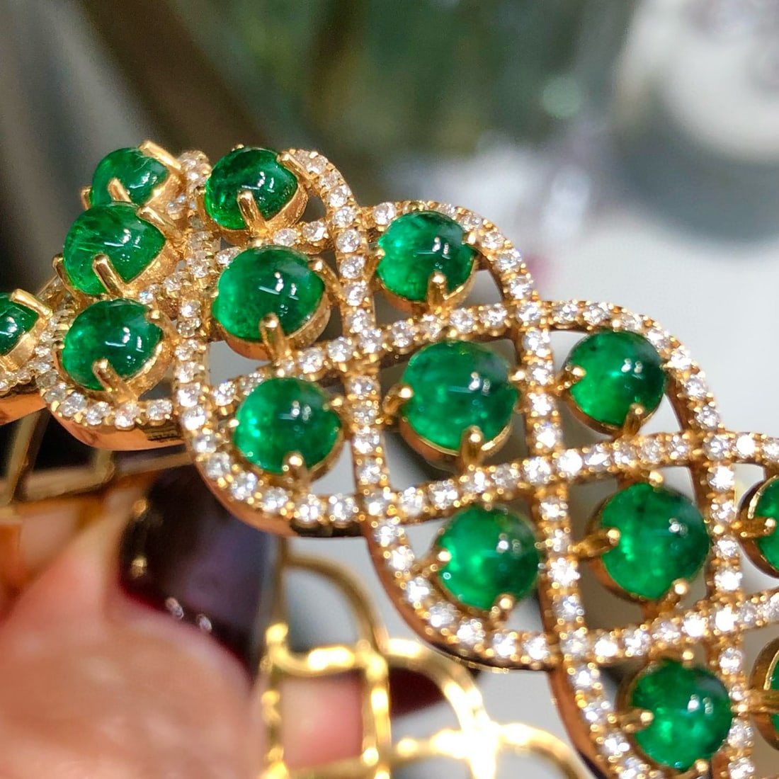 14k Gold 12.81 Ctw Vivid Green Natural Emerald & Diamond Bangle - 2