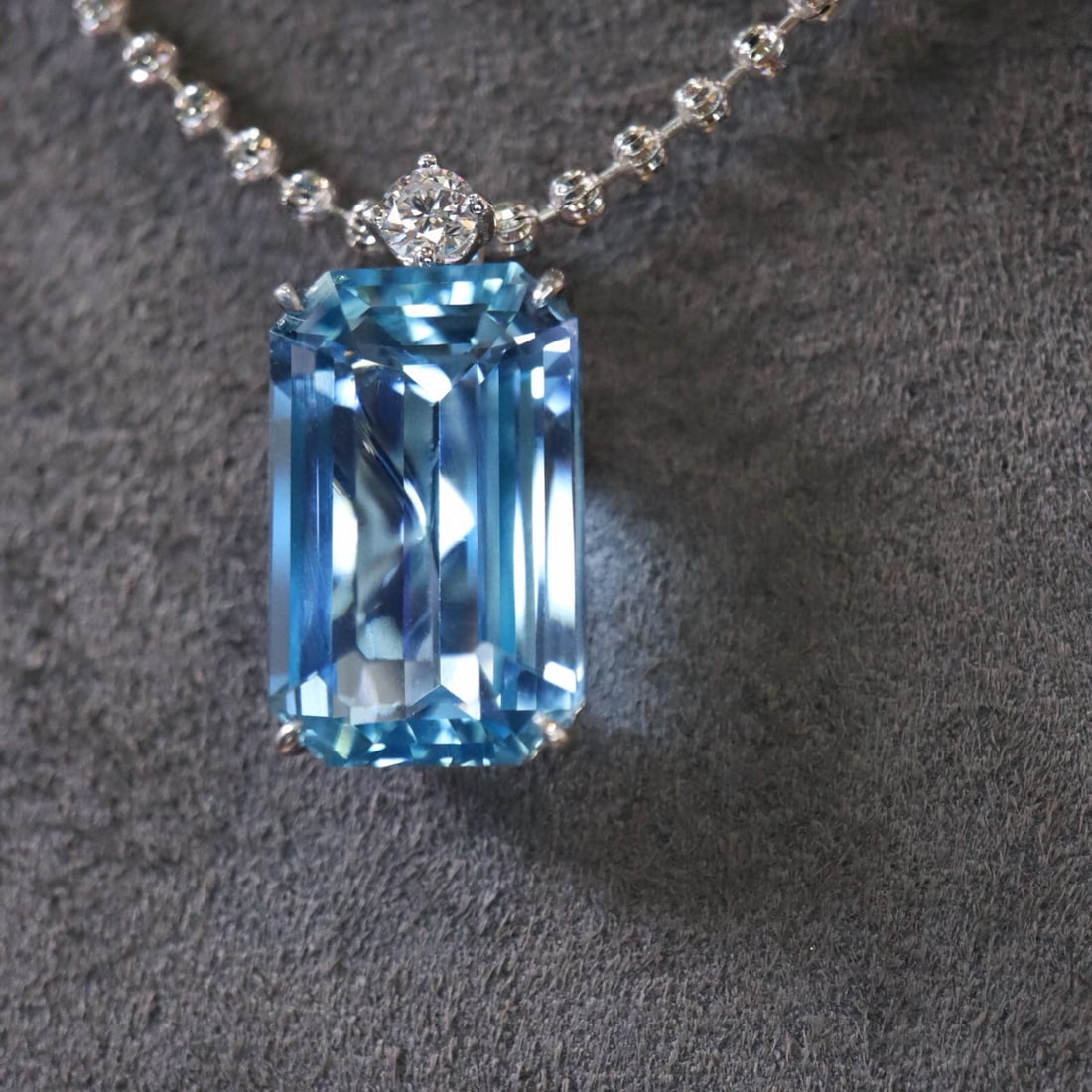 14k Gold 6.25 Ctw Natural Aquamarine & Diamond Pendant( Without Chain ) - 5