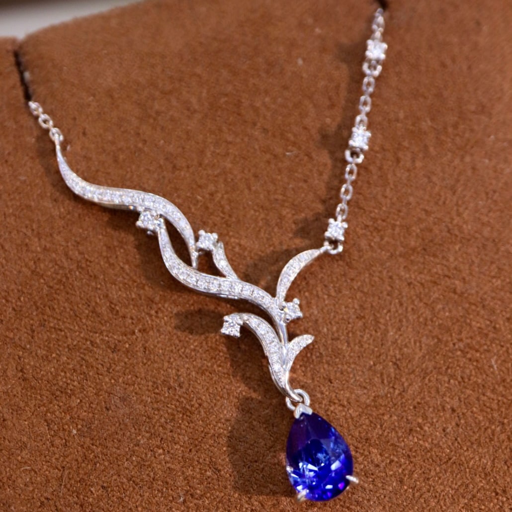 14k Gold 2.33 Ctw Natural Sapphire & Diamond Necklace: Ref:230947060 // gold content:14k gold // main gemstone:sapphire // shape:pear // carat weight:2. 04ct // color:blue // treatment:natural // // adjacent gemstone 2 : diamond // shape:round // carat