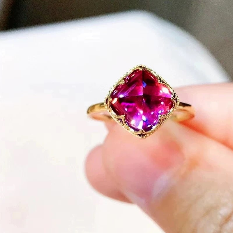 14k Gold 5.5 Ct Natural Amethyst Ring: Ref:230947095 // gold content:14k gold // ring size:7. 25us // // main gemstone:amethyst // shape:suger-loaf // carat weight:5. 5ct // color:purple // treatment:natural // Low Estimate: