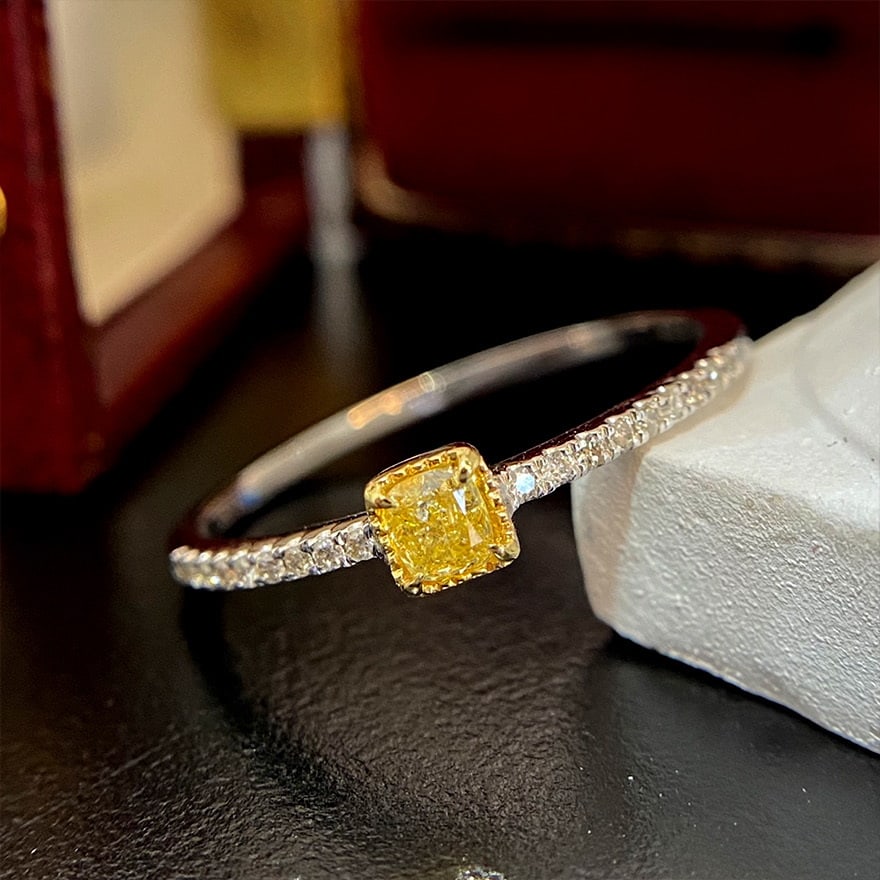 14k Gold 0.30 Ctw Natural Yellow Diamond & Diamond Ring - 7