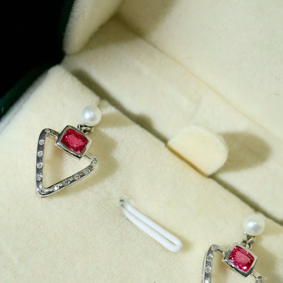 14k Gold 0.73 Ctw Natural Spinel & Diamond Earrings - 4